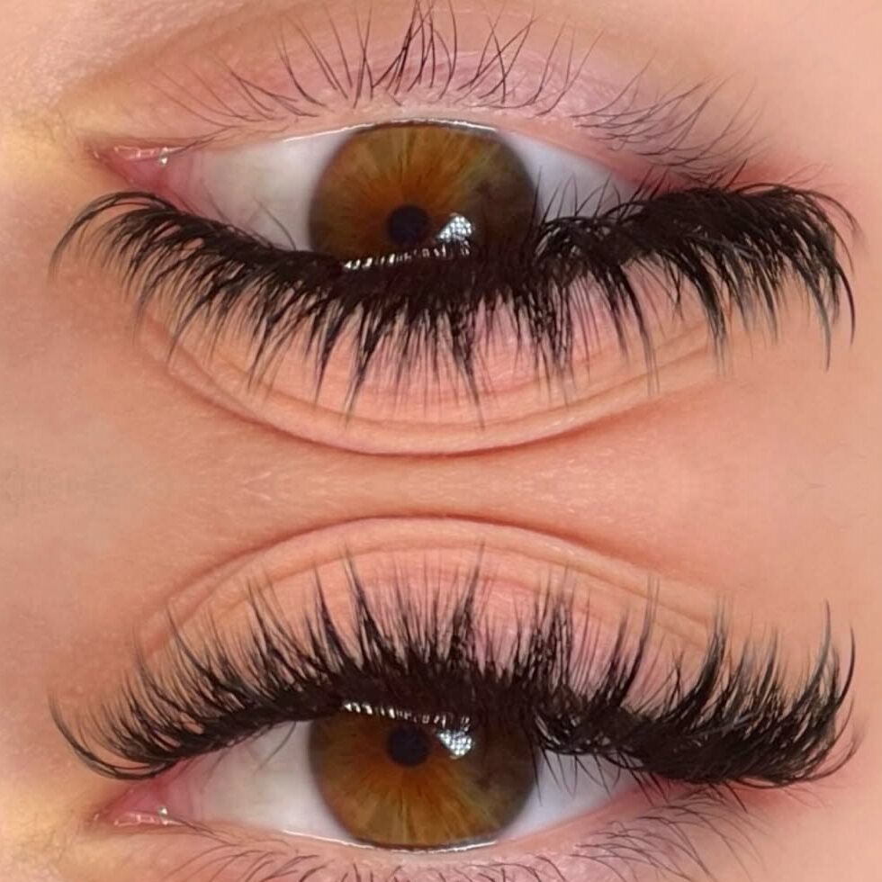 A lash set by Kenia
